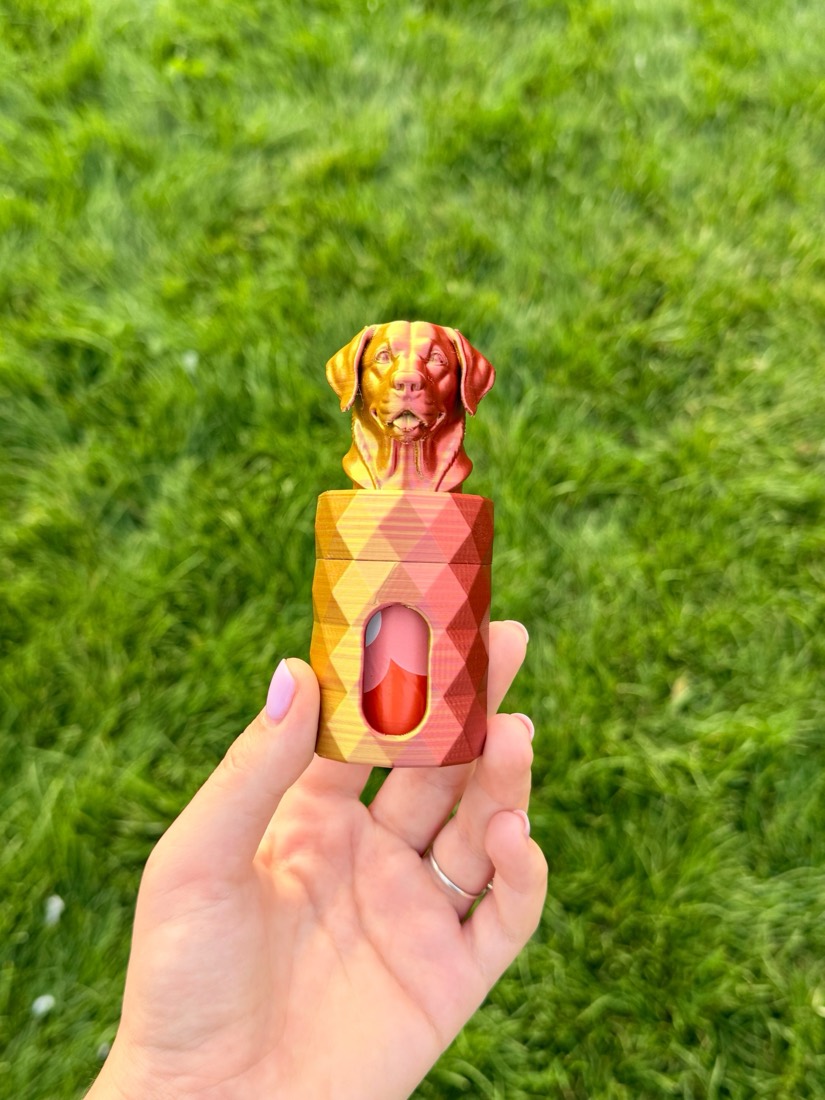 Zásobník na sáčky s hlavou labradora